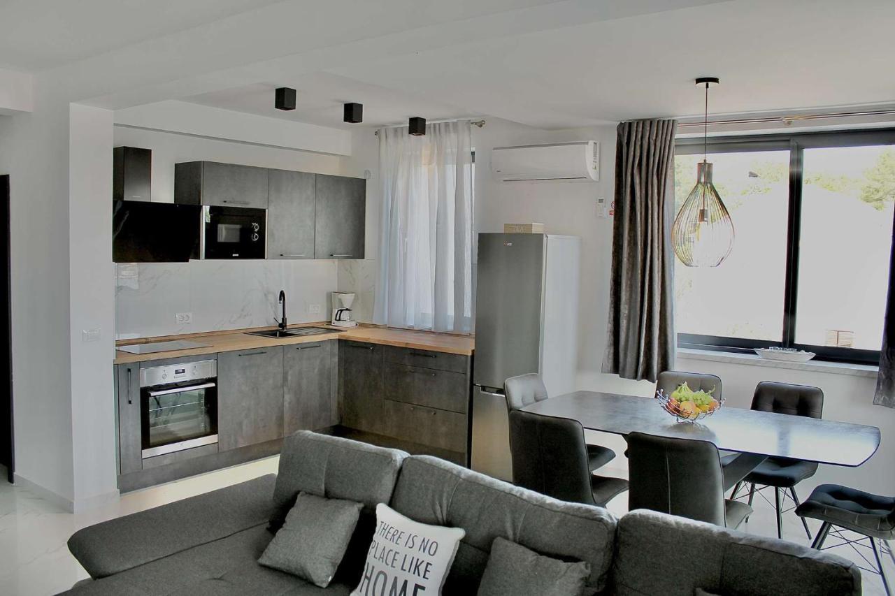 Apartments Marebella Lumbarda Ngoại thất bức ảnh
